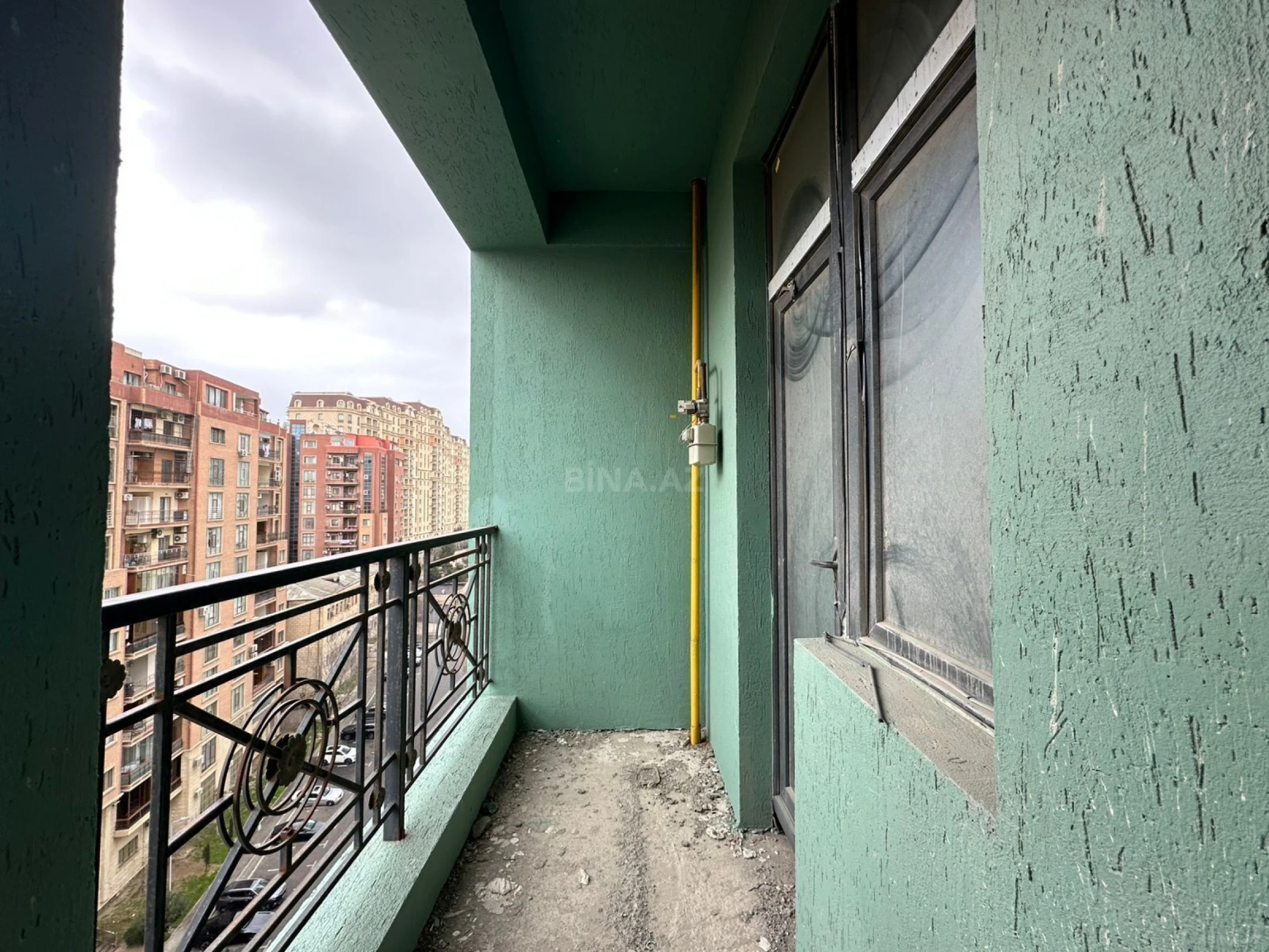 Satılır 3 otaqlı mənzil 117 m²