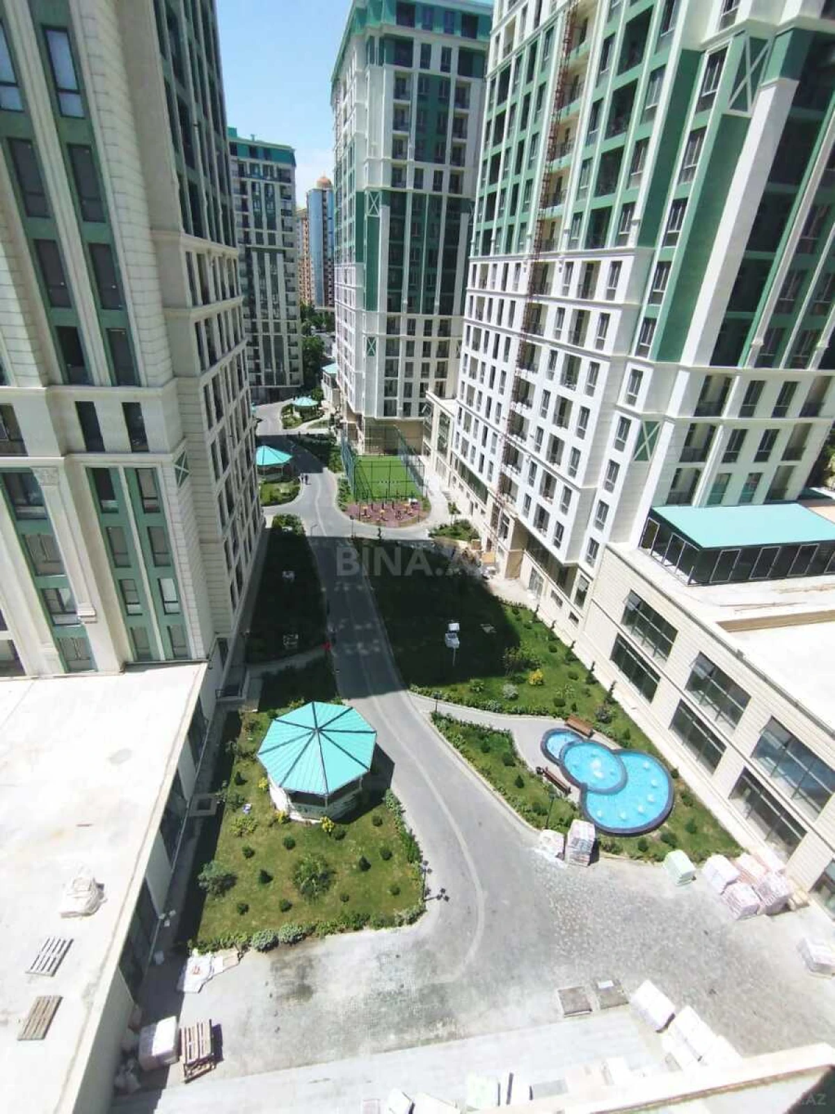 Satılır 3 otaqlı mənzil 117 m²