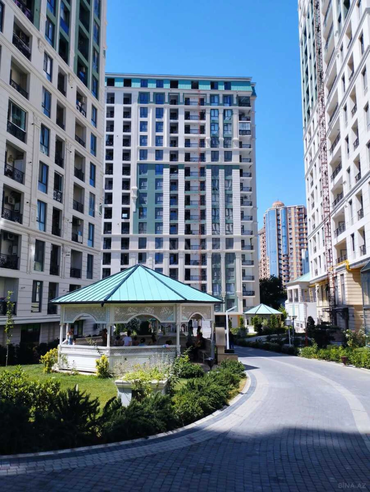 Satılır 3 otaqlı mənzil 117 m²