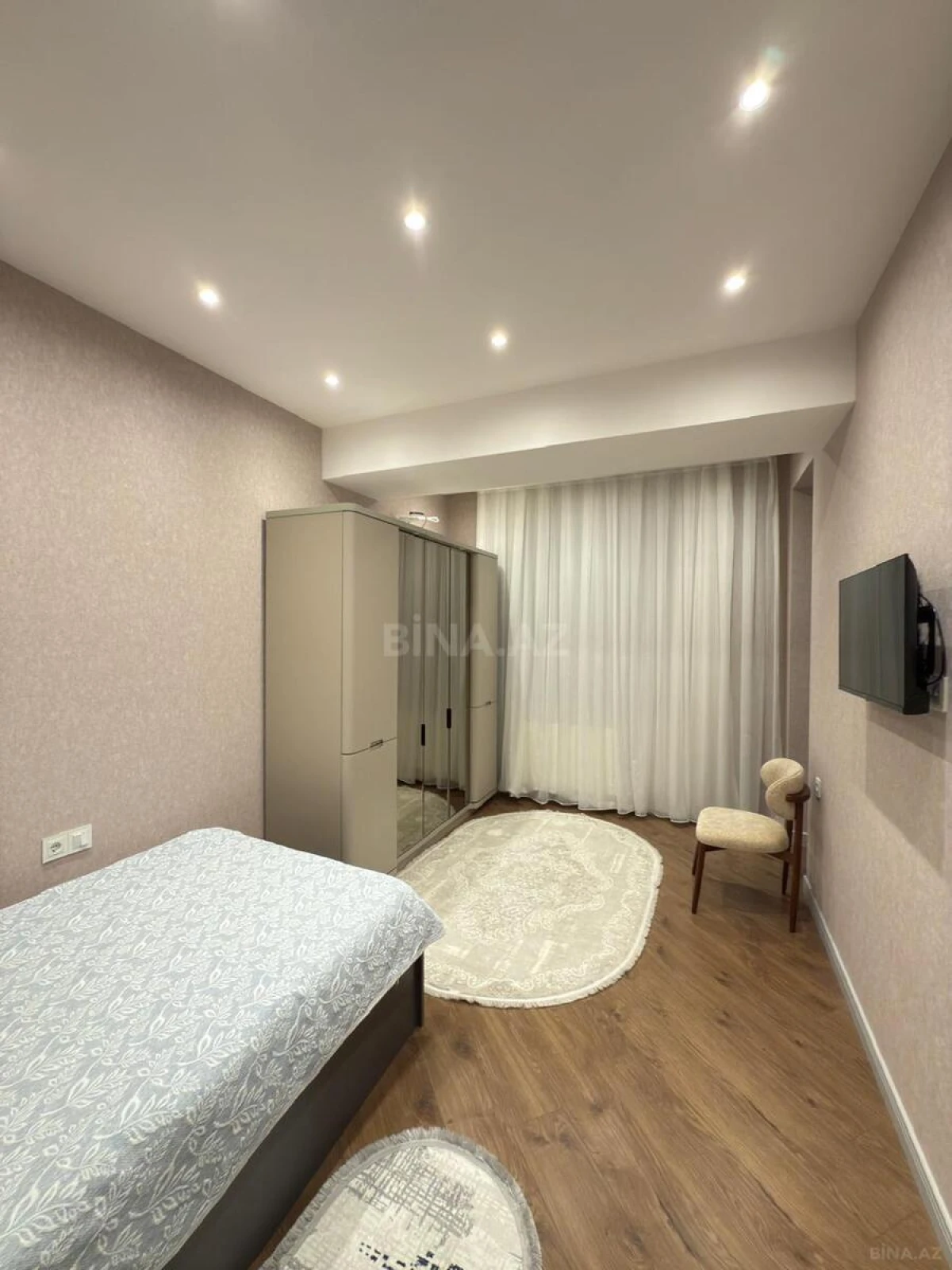 Satılır 3 otaqlı mənzil 117 m²