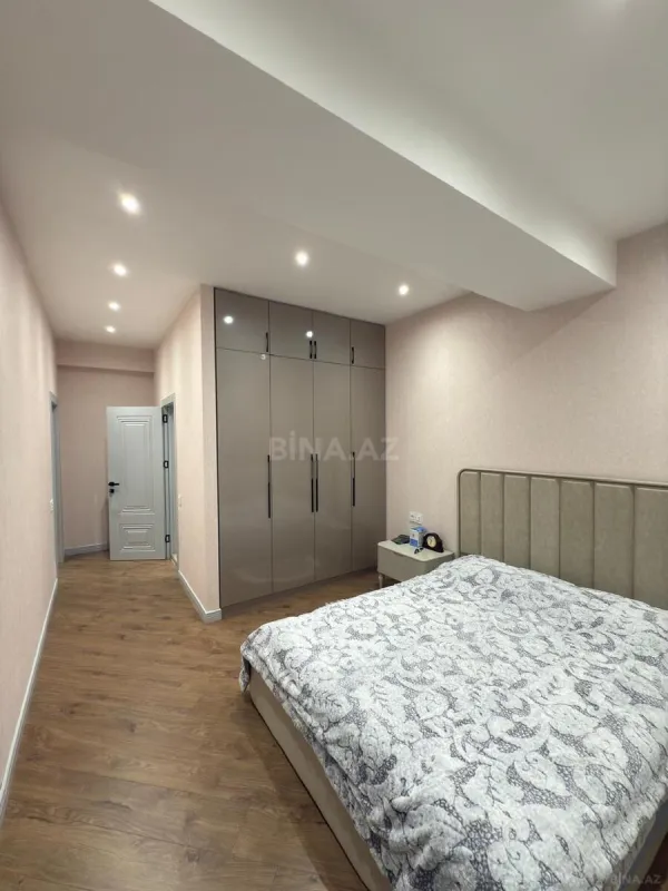 Satılır 3 otaqlı mənzil 117 m²