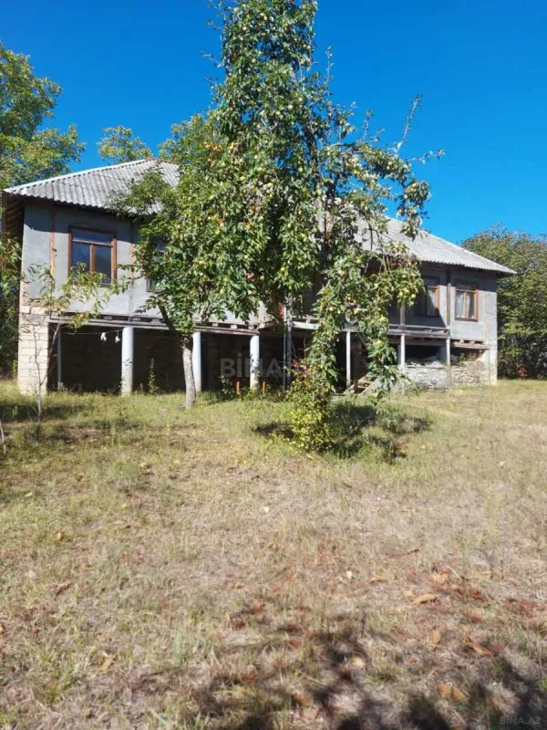 Satılır 5 otaqlı həyət evi 130 m²