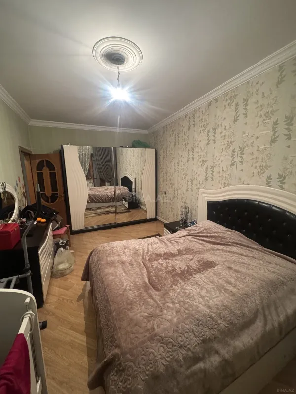 Satılır 4 otaqlı mənzil 110 m²