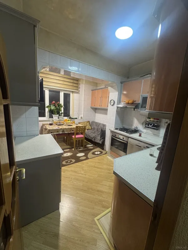 Satılır 4 otaqlı mənzil 110 m²