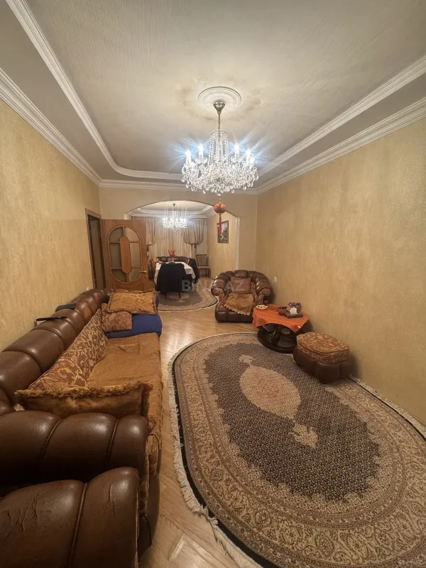 Satılır 4 otaqlı mənzil 110 m²