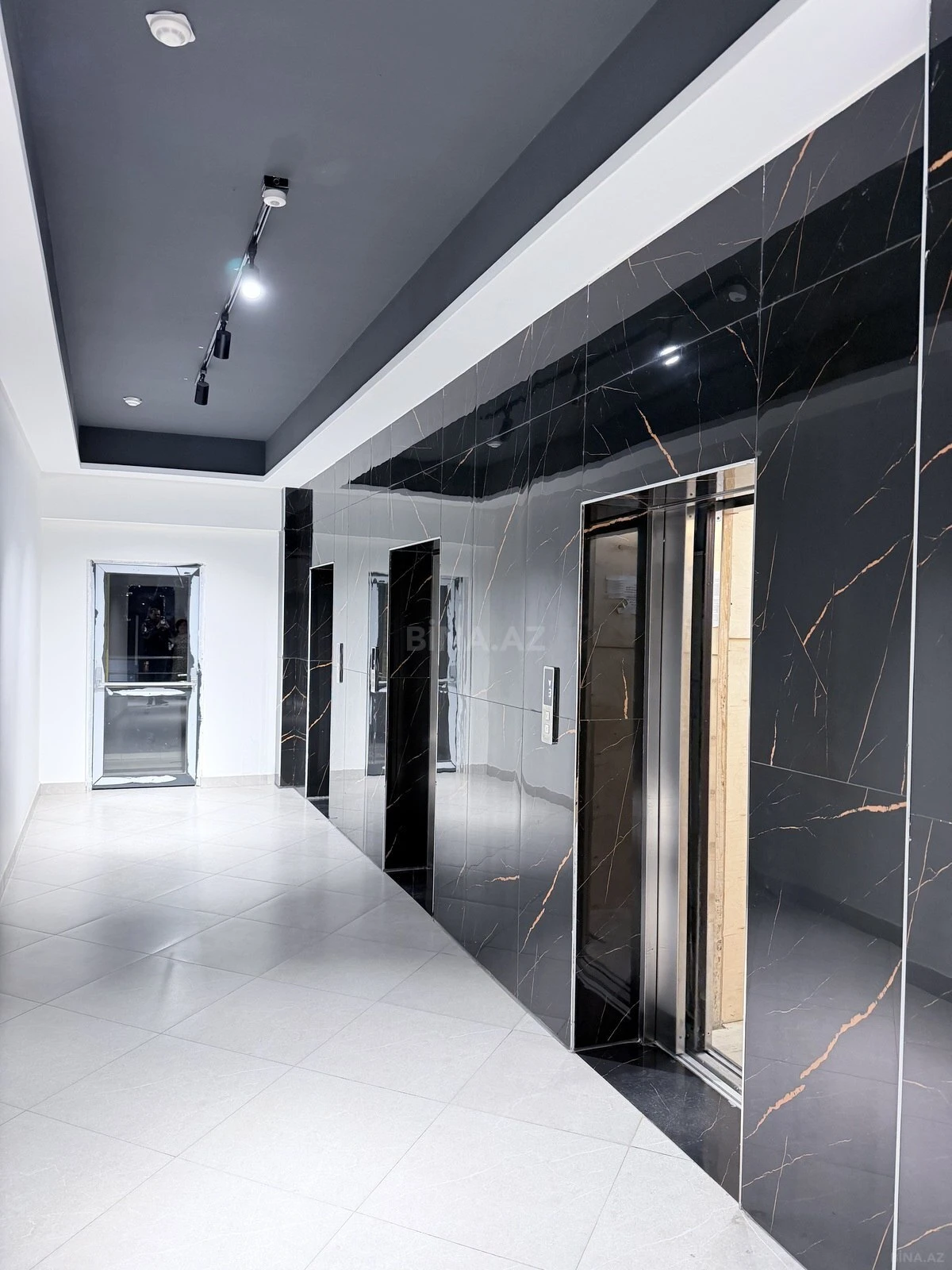 Satılır 3 otaqlı mənzil 114 m²