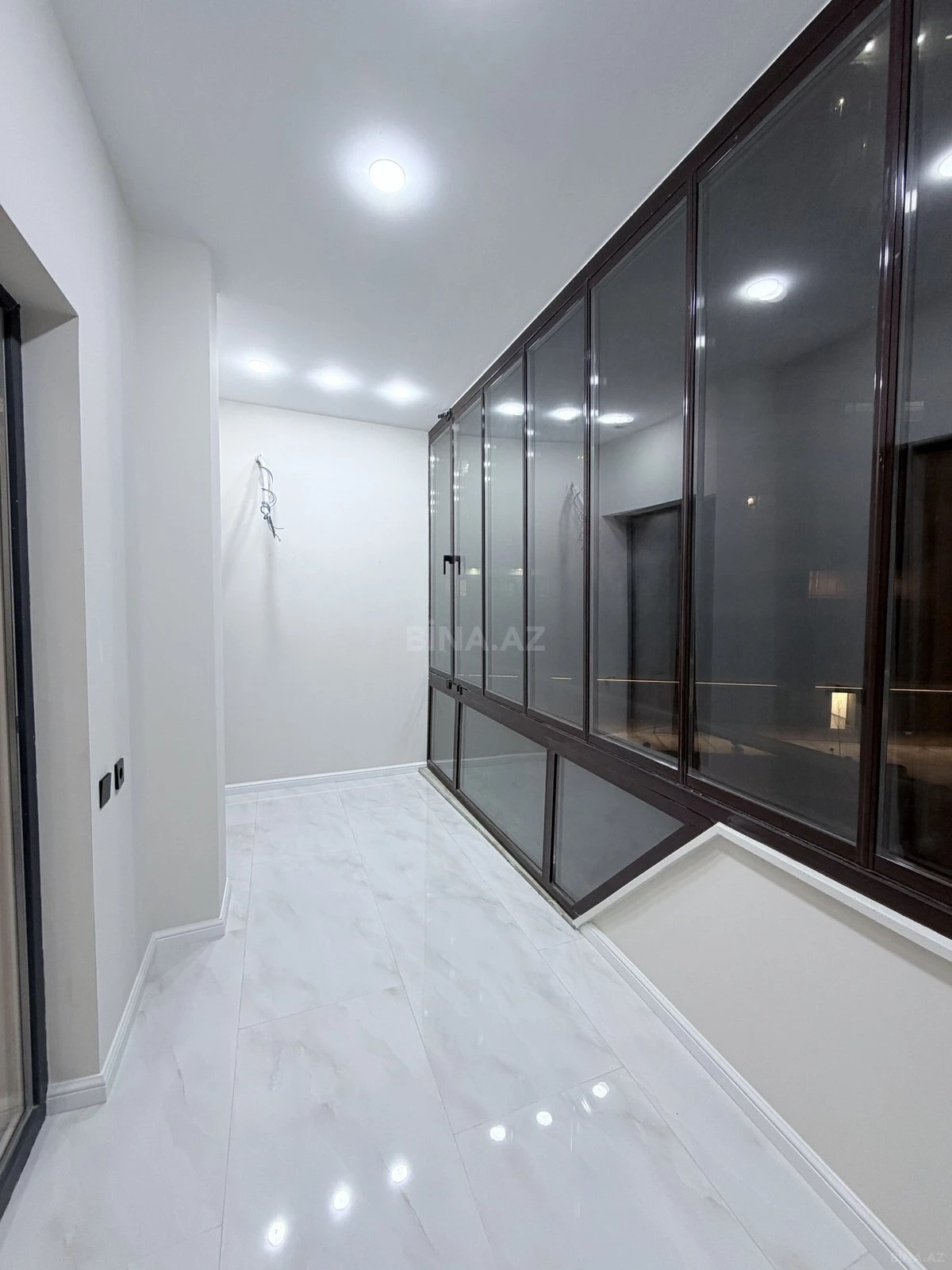 Satılır 3 otaqlı mənzil 114 m²