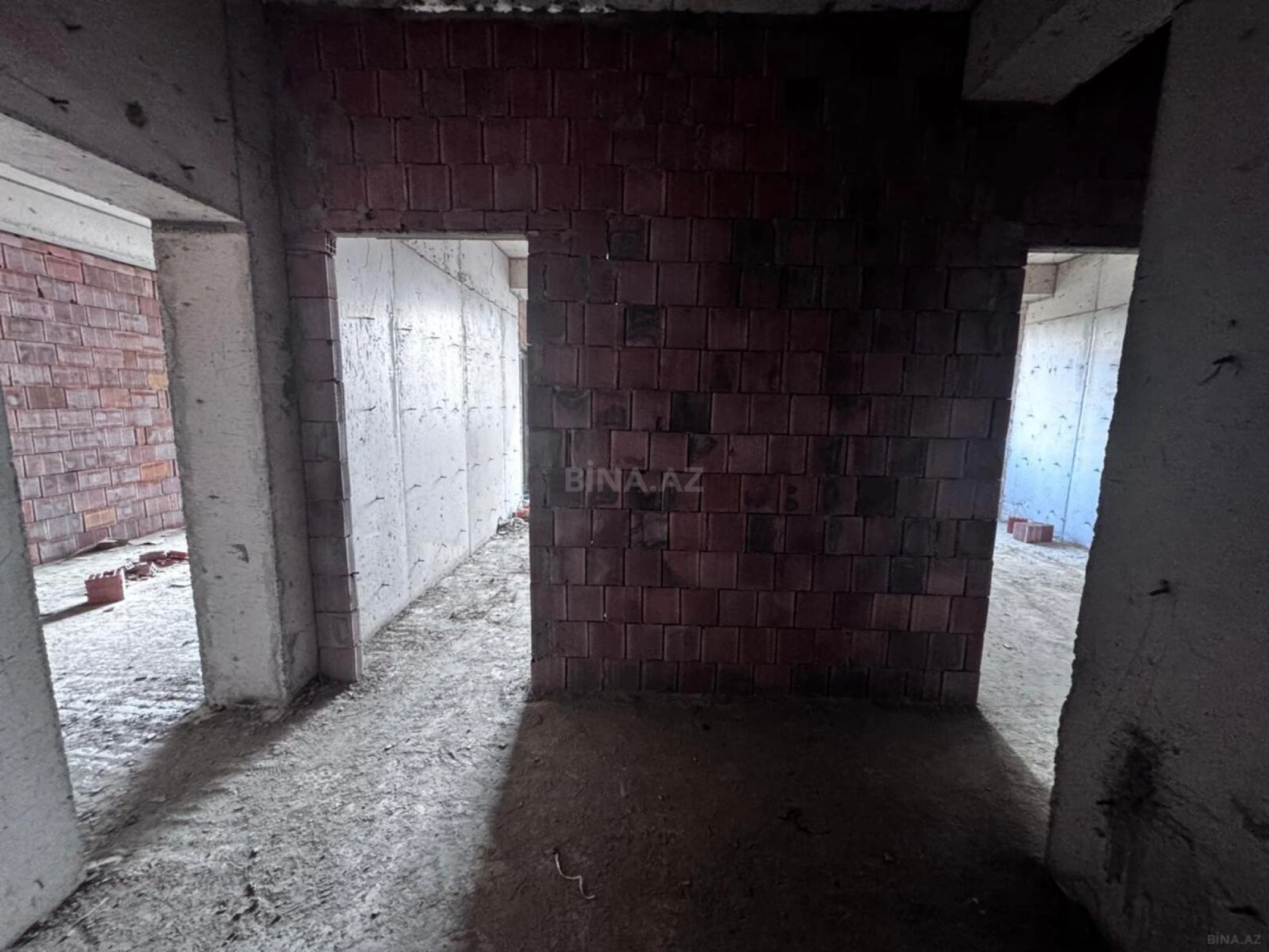 Satılır 2 otaqlı mənzil 82 m²