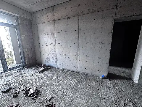 Satılır 2 otaqlı mənzil 82 m²