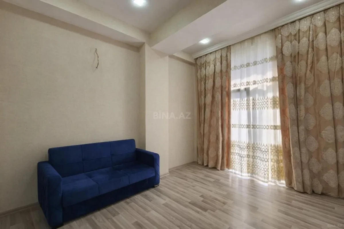Satılır 4 otaqlı mənzil 130 m²
