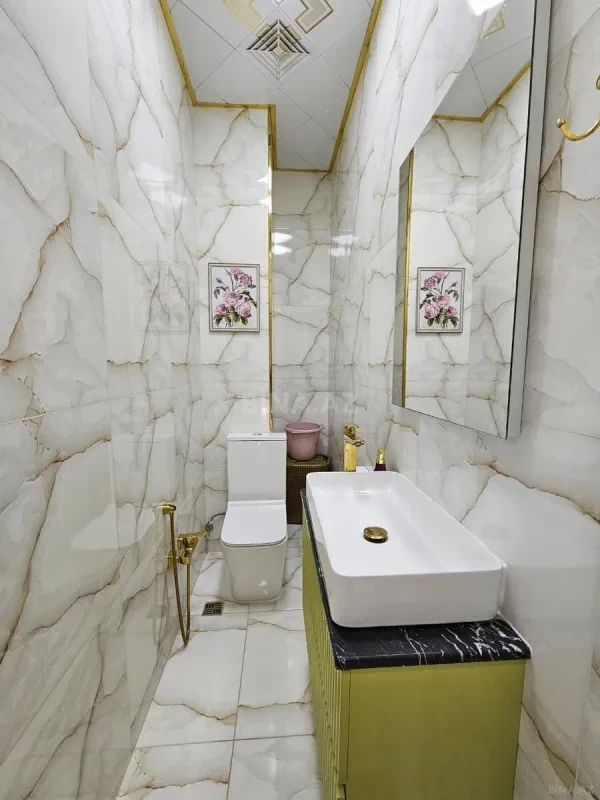 Satılır 4 otaqlı mənzil 130 m²