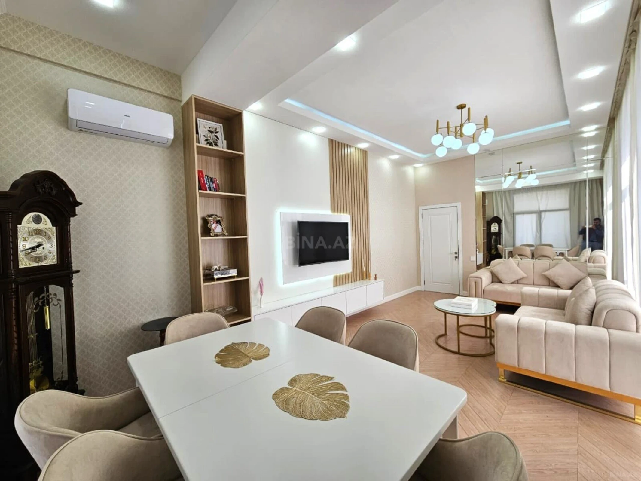 Satılır 4 otaqlı mənzil 130 m²