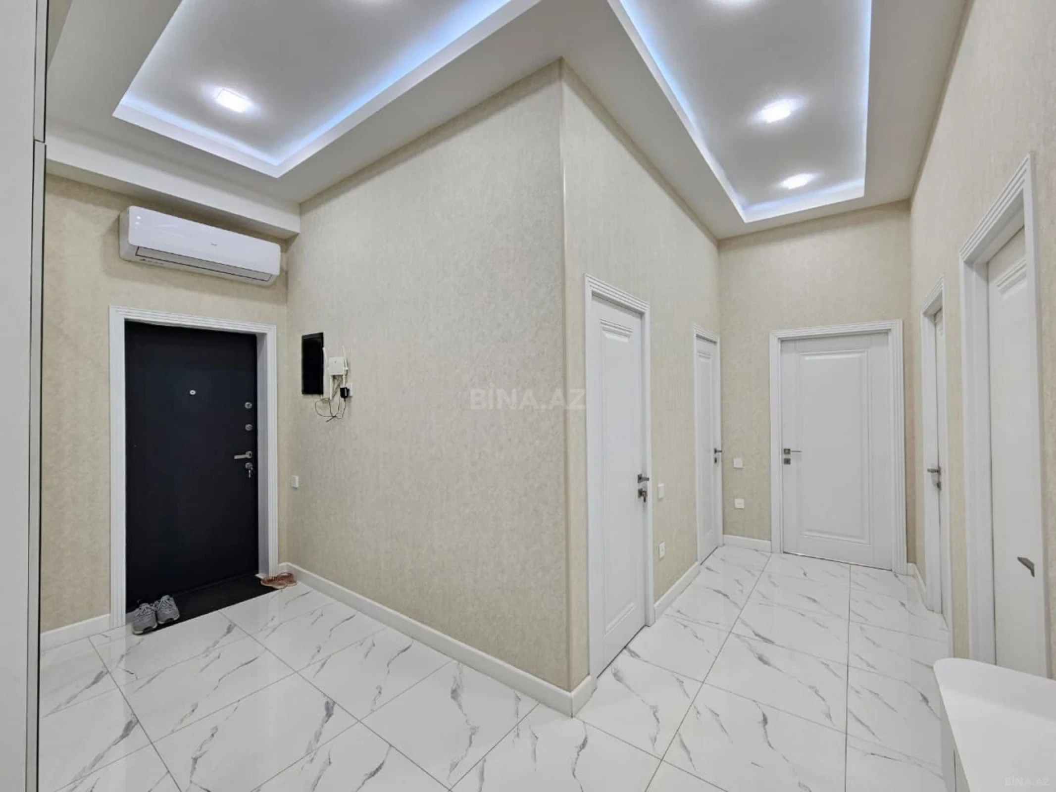 Satılır 4 otaqlı mənzil 130 m²