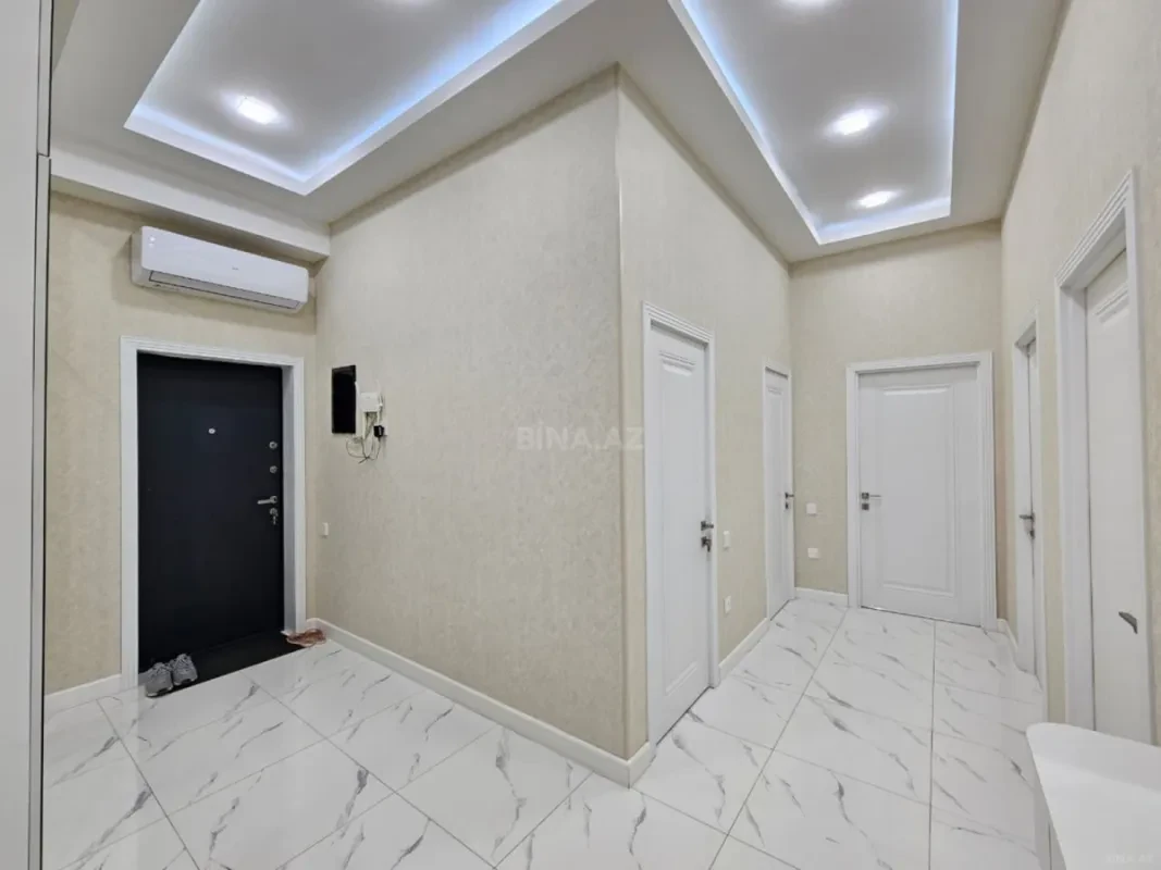 Satılır 4 otaqlı mənzil 130 m²