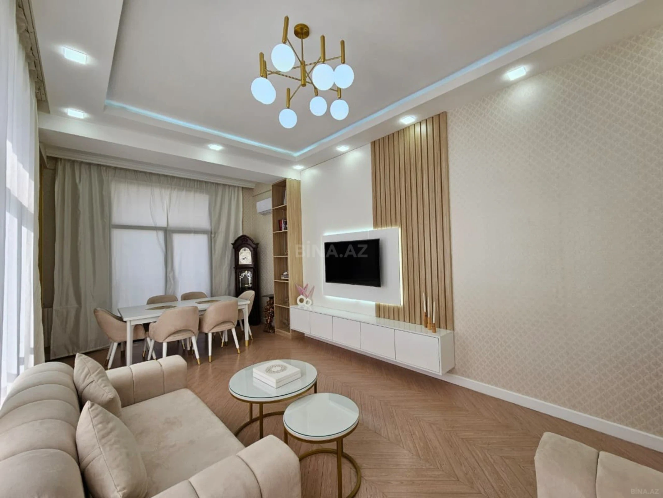 Satılır 4 otaqlı mənzil 130 m²