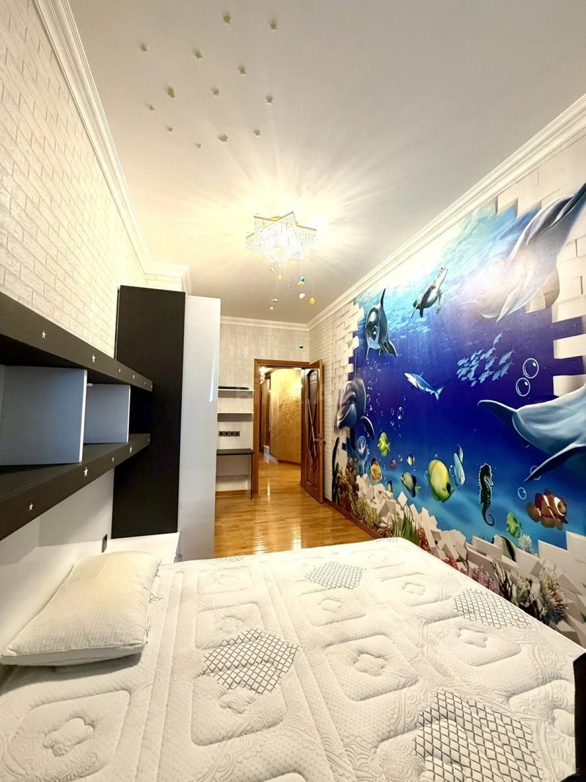 Kirayə verilir 6 otaqlı mənzil 220 m²