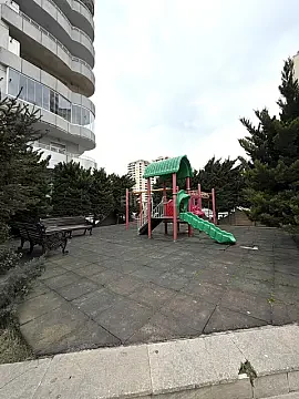 Kirayə verilir 6 otaqlı mənzil 220 m²