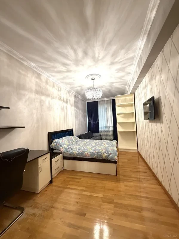 Kirayə verilir 6 otaqlı mənzil 220 m²