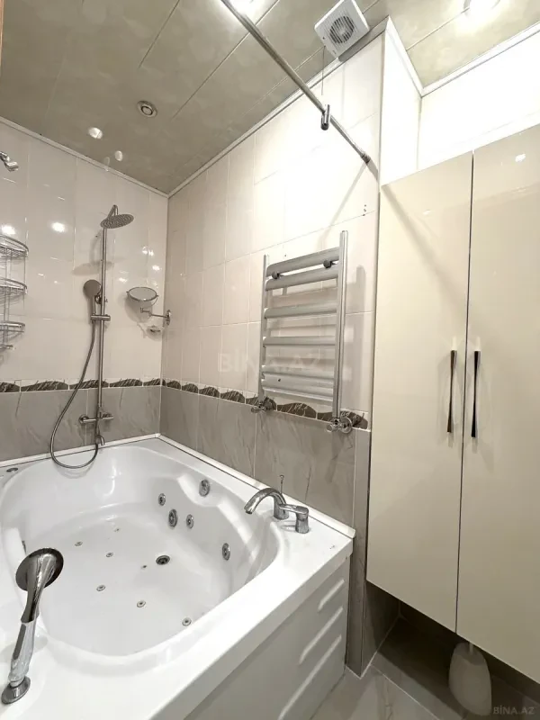 Kirayə verilir 6 otaqlı mənzil 220 m²