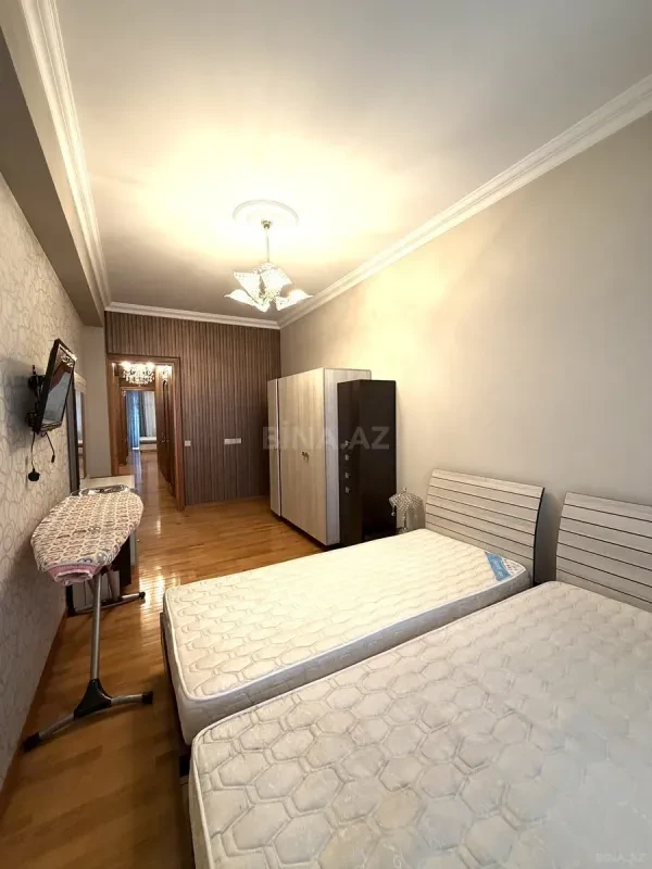 Kirayə verilir 6 otaqlı mənzil 220 m²