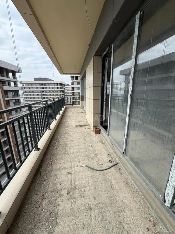 Satılır 4 otaqlı mənzil 185 m²