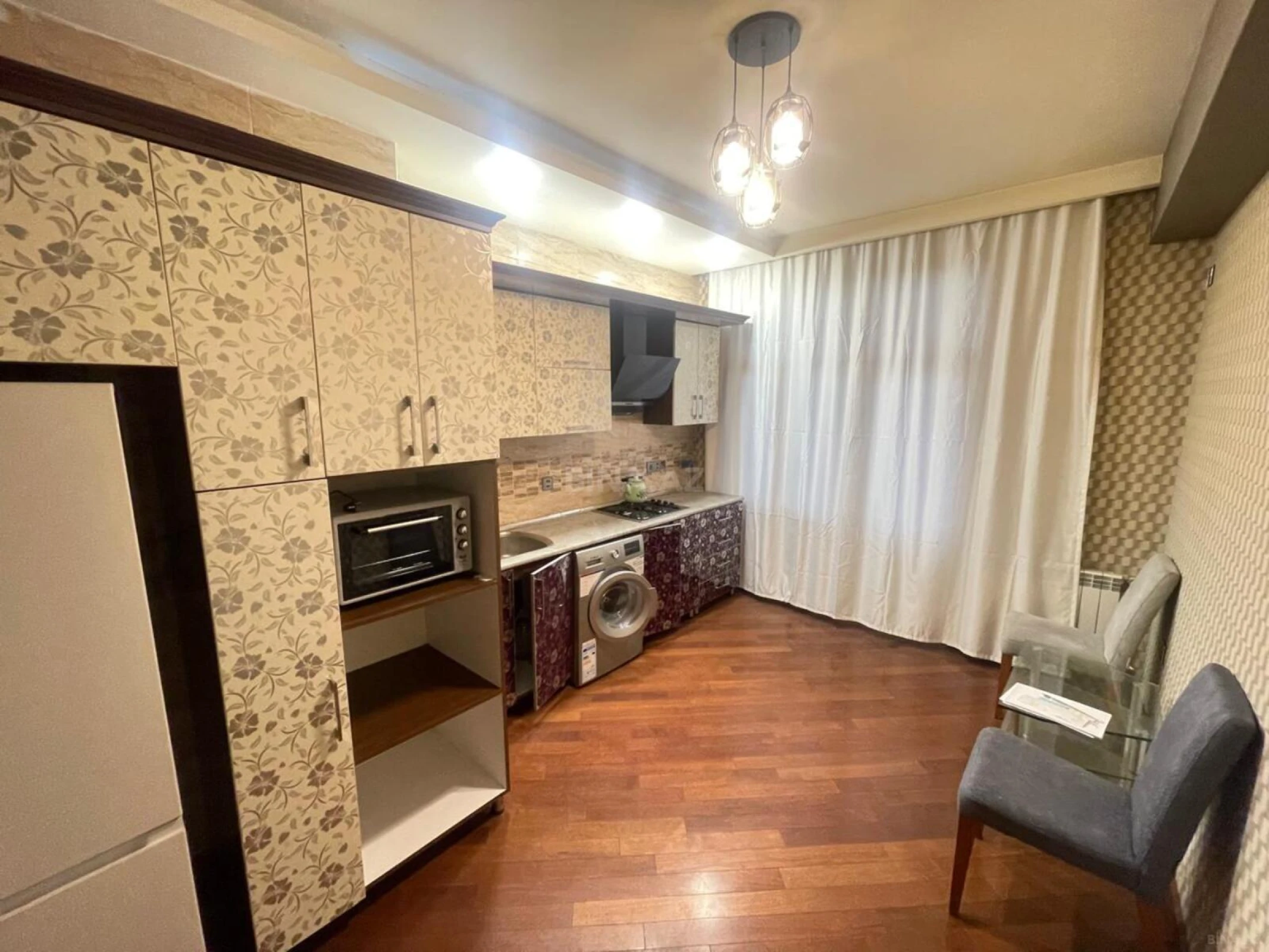 Satılır 3 otaqlı mənzil 125 m²