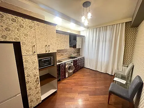Satılır 3 otaqlı mənzil 125 m²
