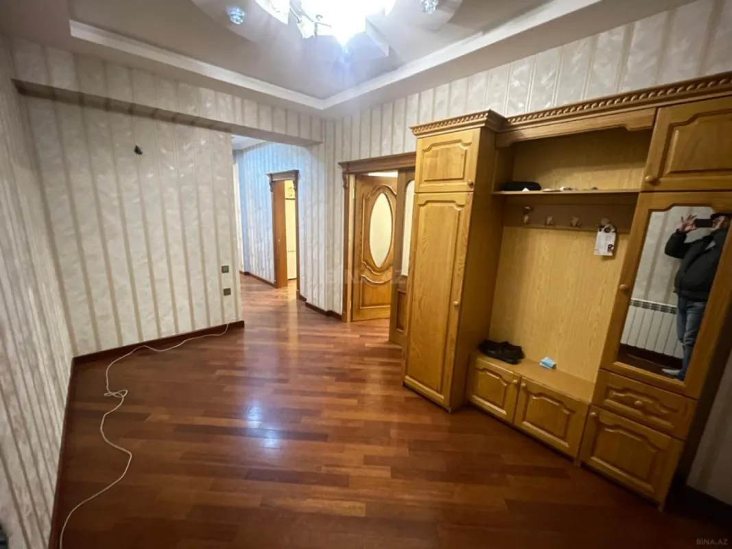 Satılır 3 otaqlı mənzil 125 m²