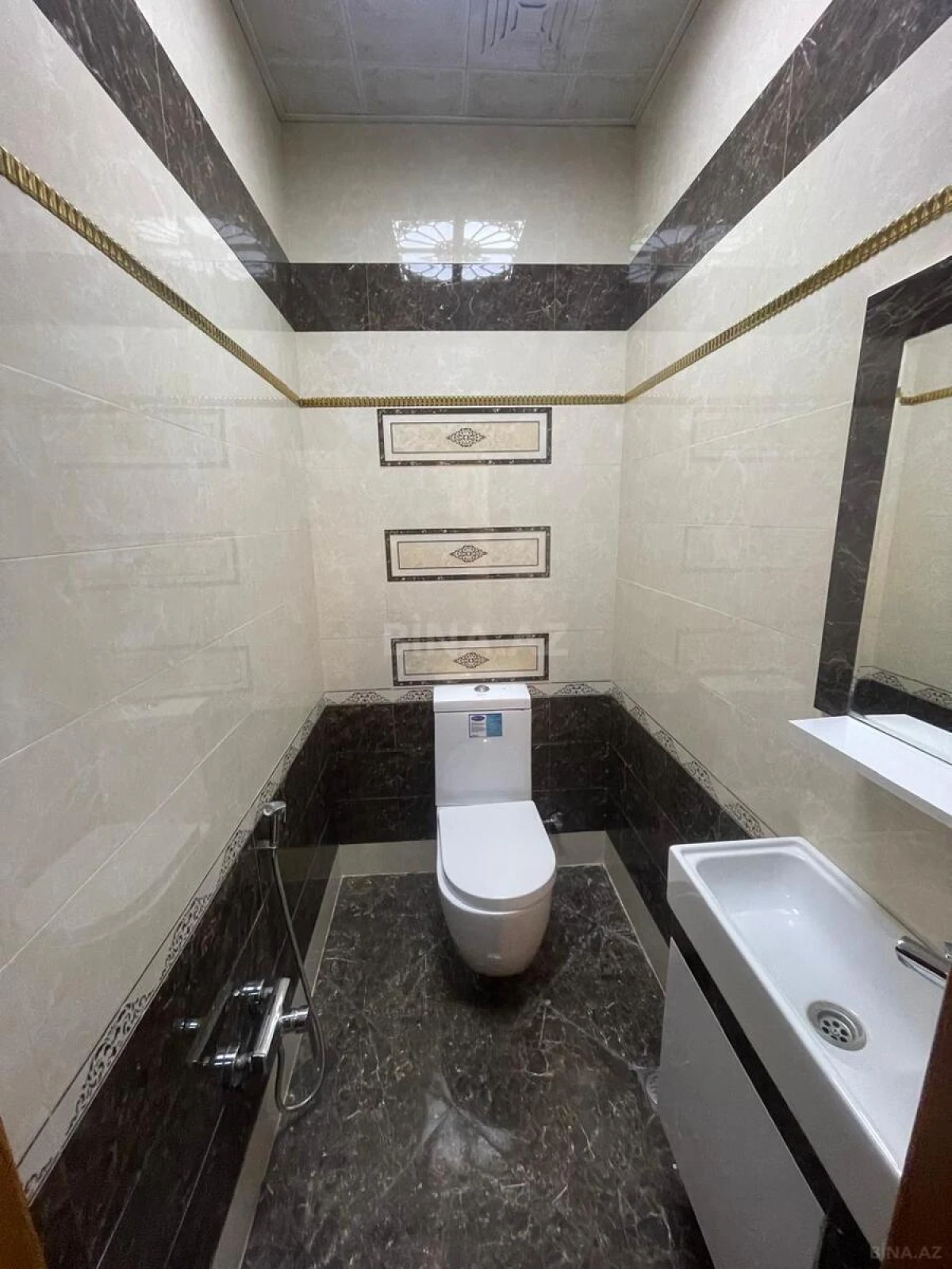 Satılır 3 otaqlı mənzil 125 m²