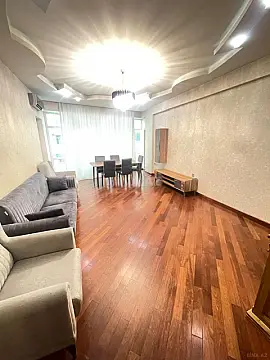 Satılır 3 otaqlı mənzil 125 m²