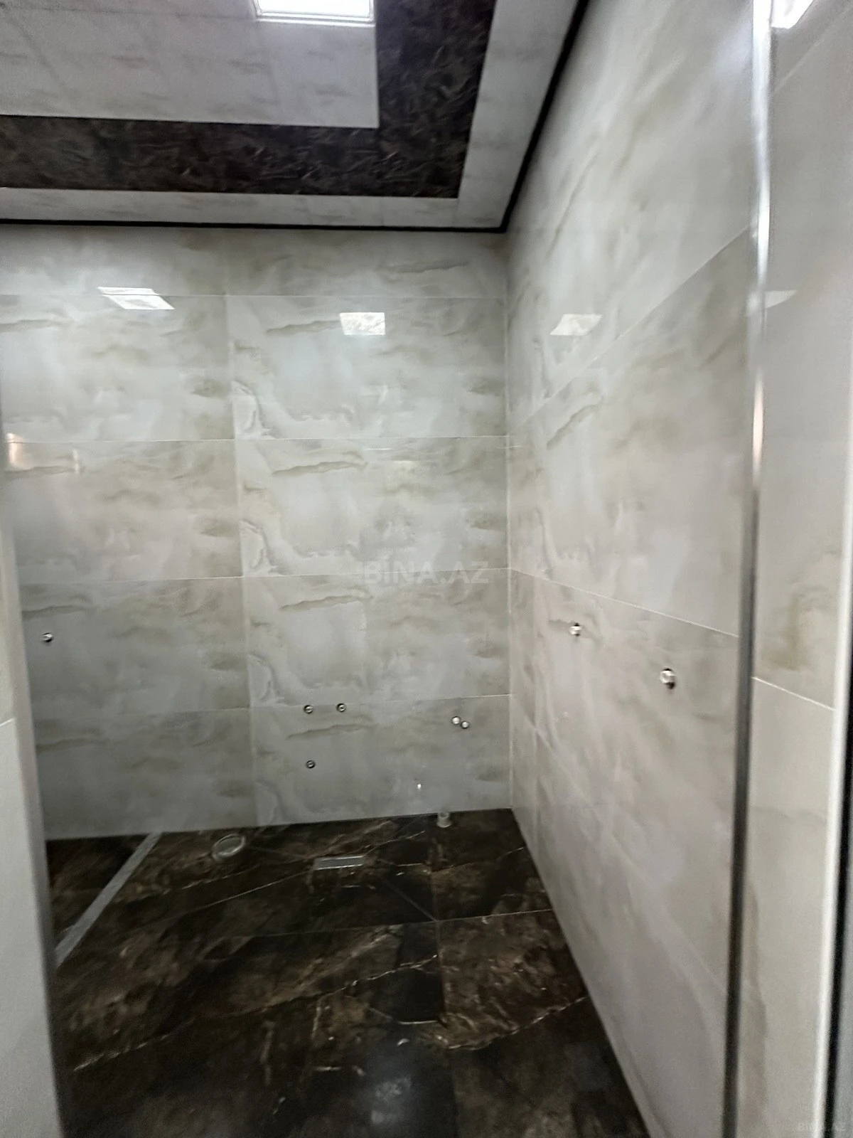 Satılır 5 otaqlı həyət evi 190 m²