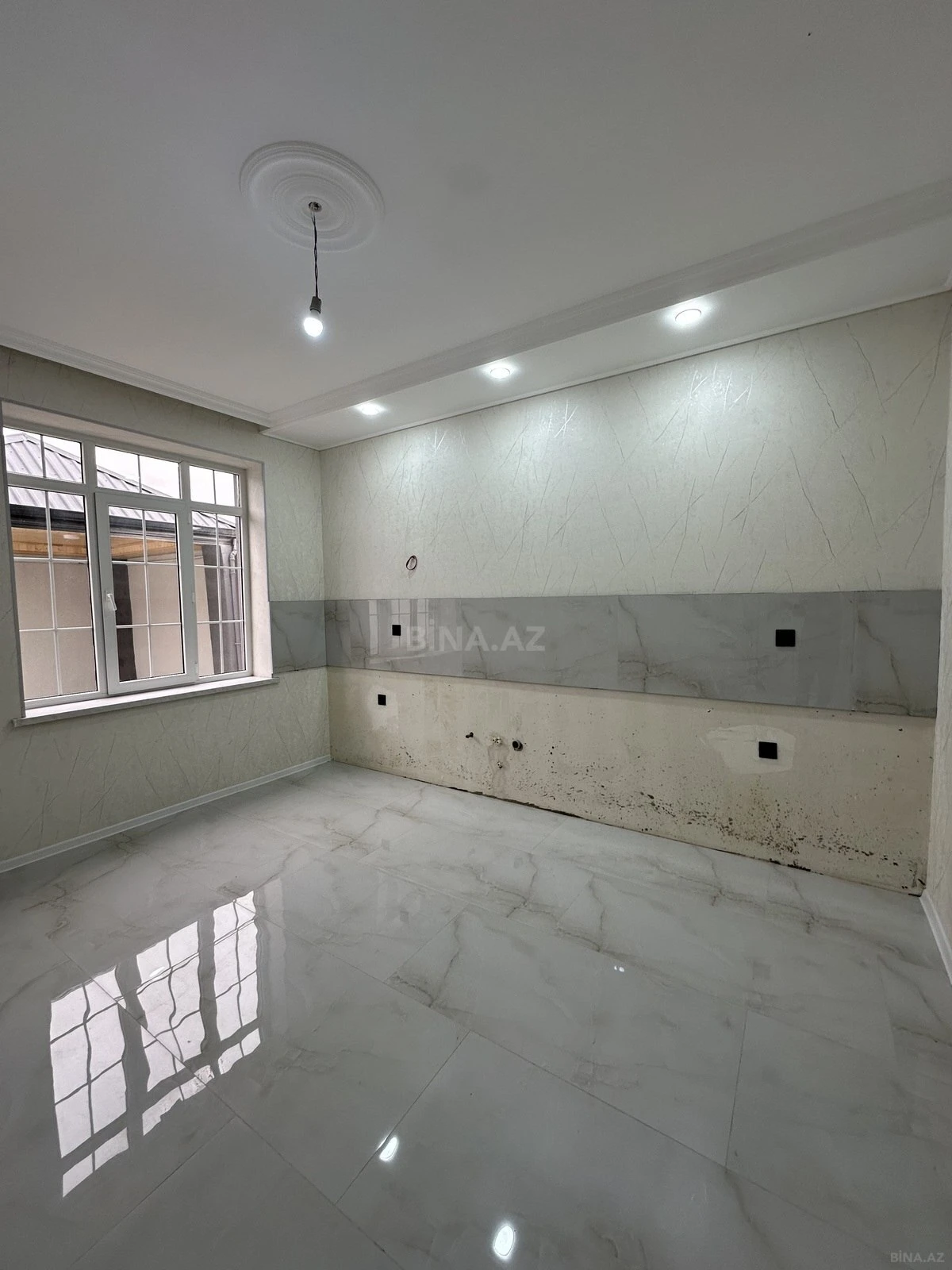 Satılır 5 otaqlı həyət evi 190 m²