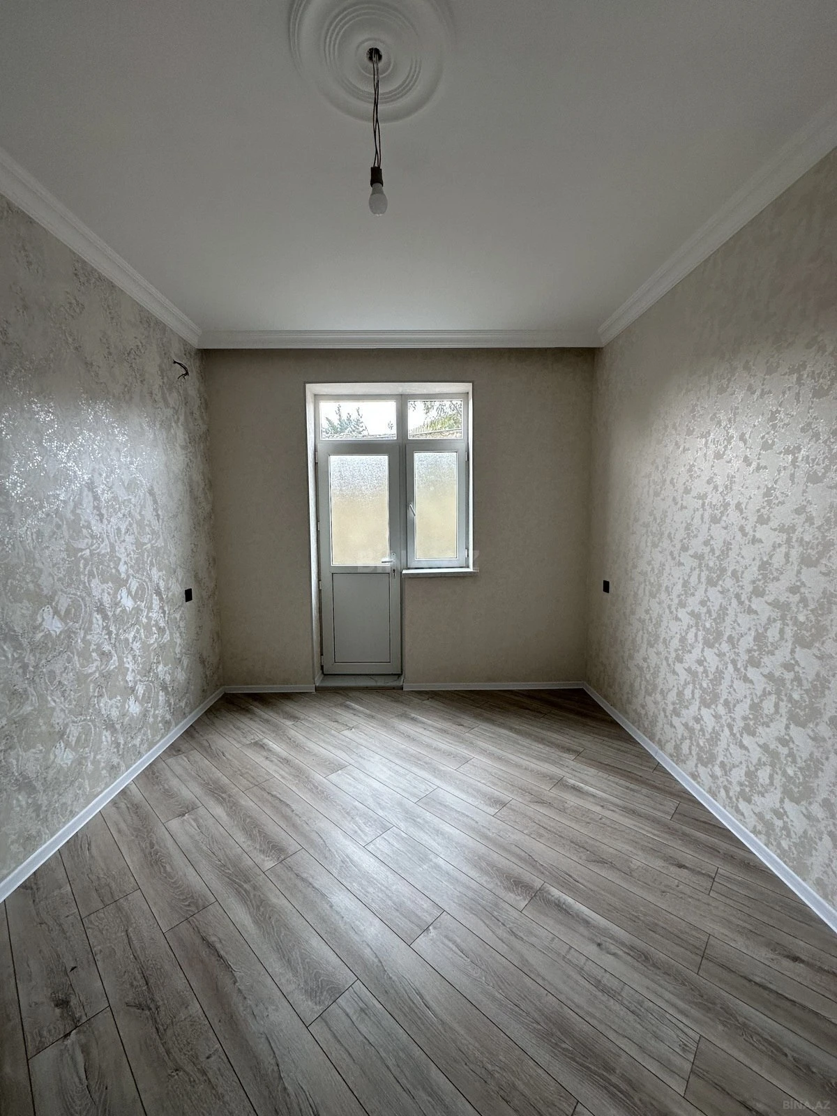 Satılır 5 otaqlı həyət evi 190 m²
