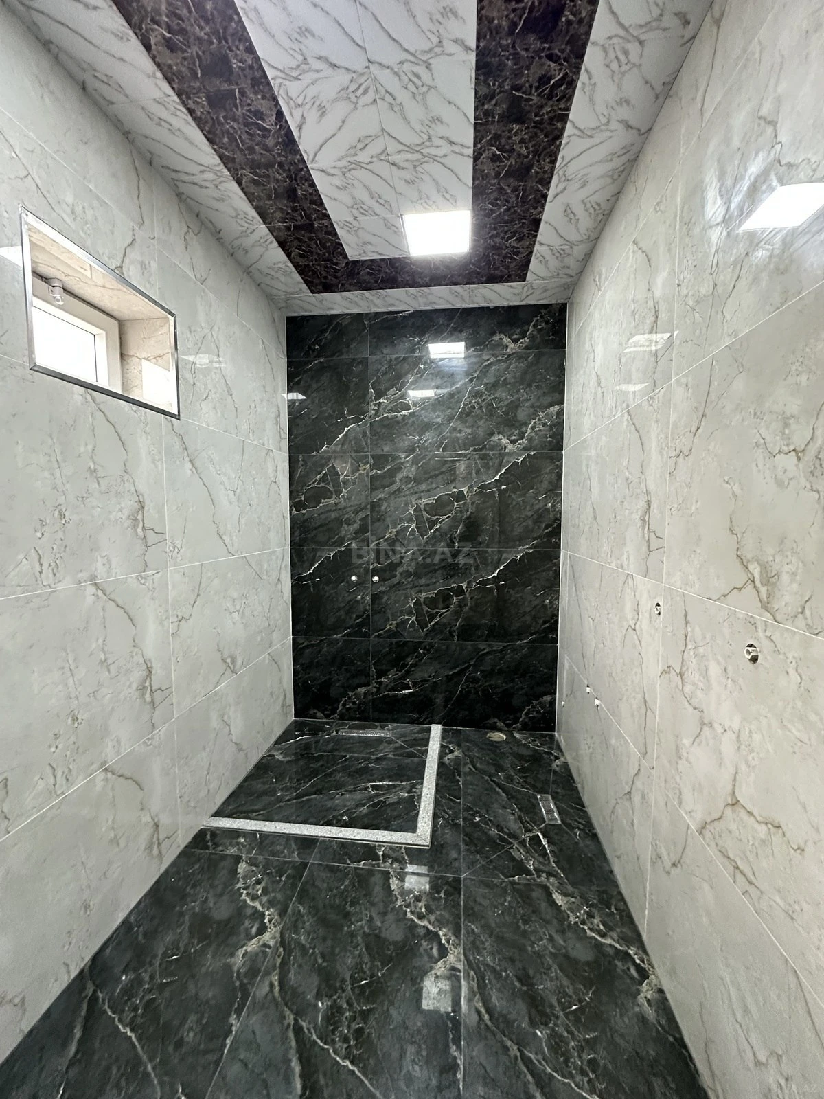 Satılır 5 otaqlı həyət evi 190 m²