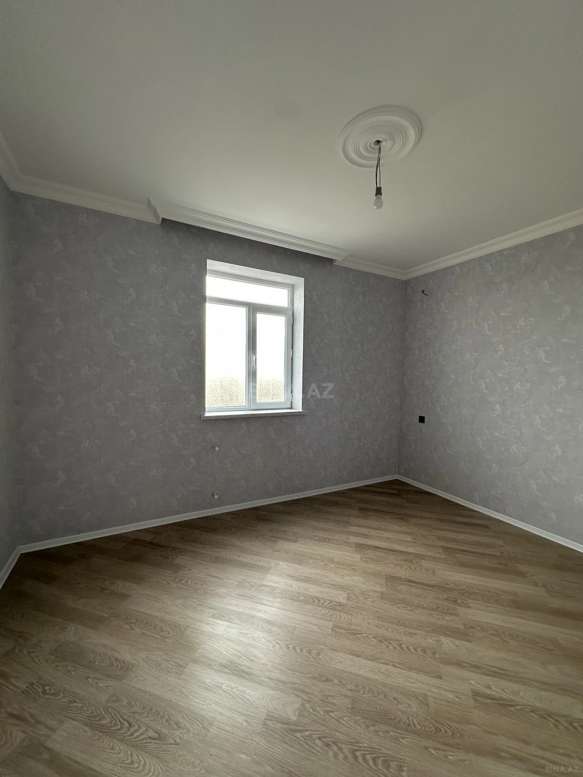 Satılır 5 otaqlı həyət evi 190 m²