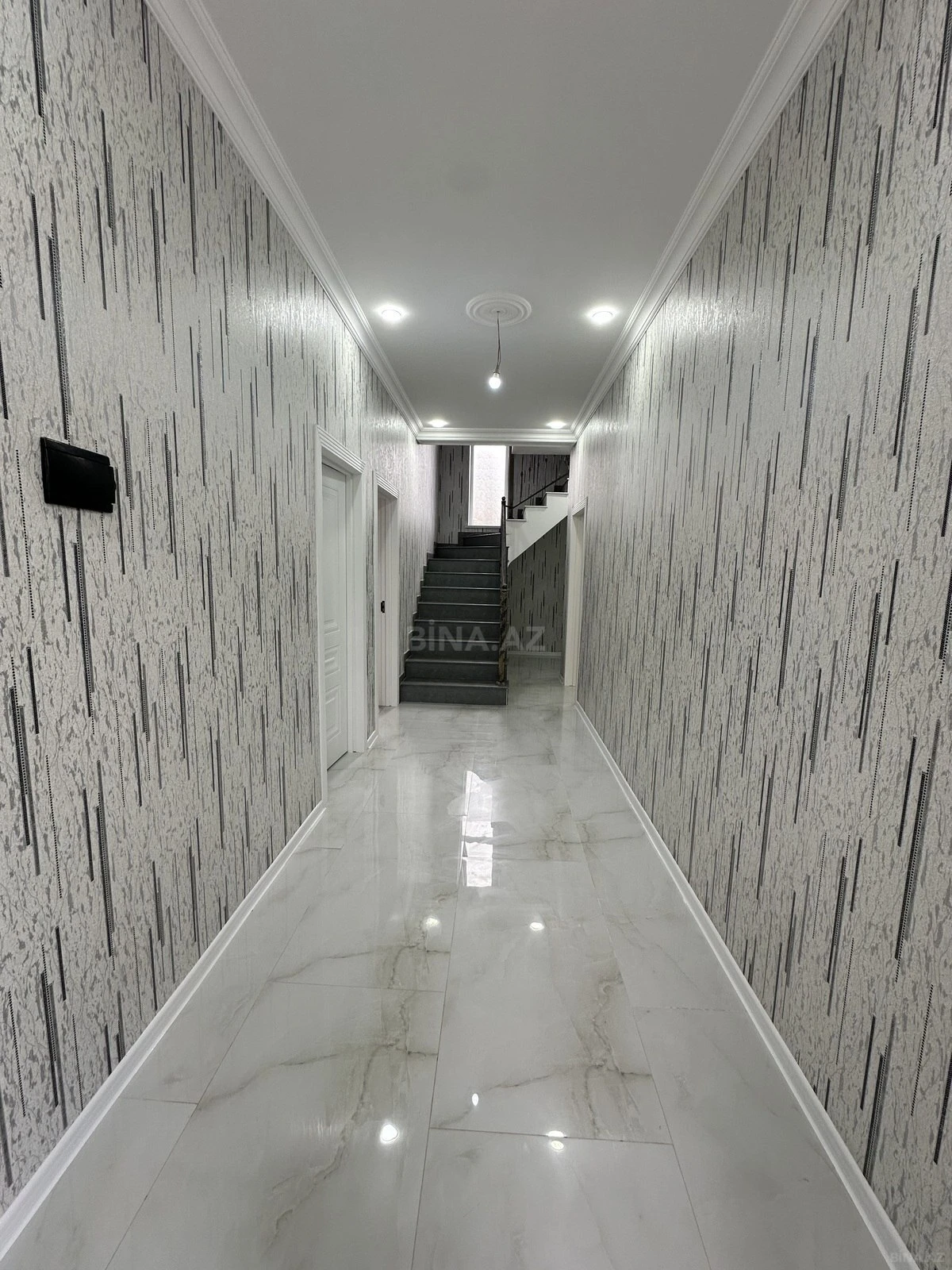 Satılır 5 otaqlı həyət evi 190 m²