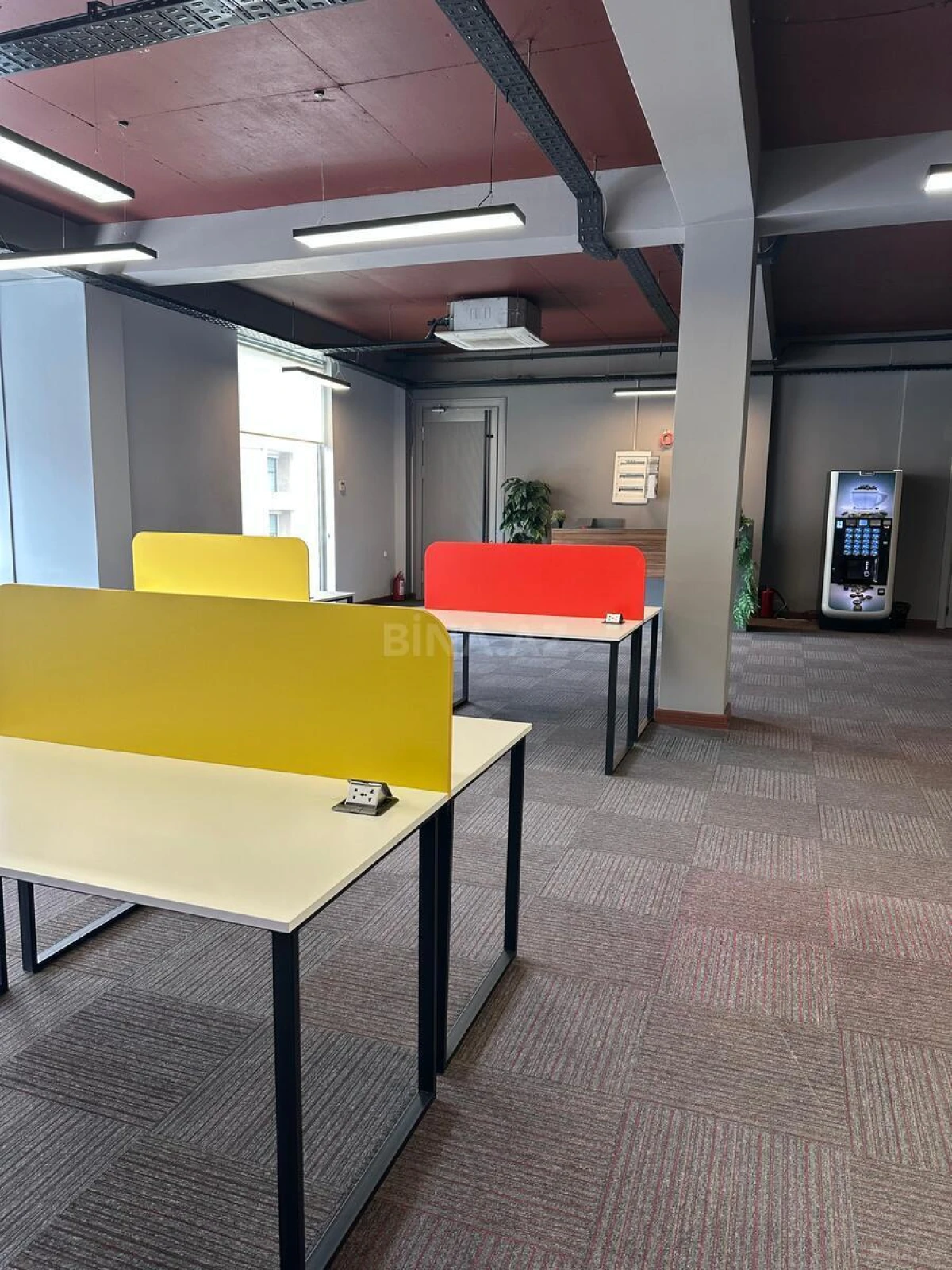 Kirayə verilir 1 otaqlı ofis 55 m²