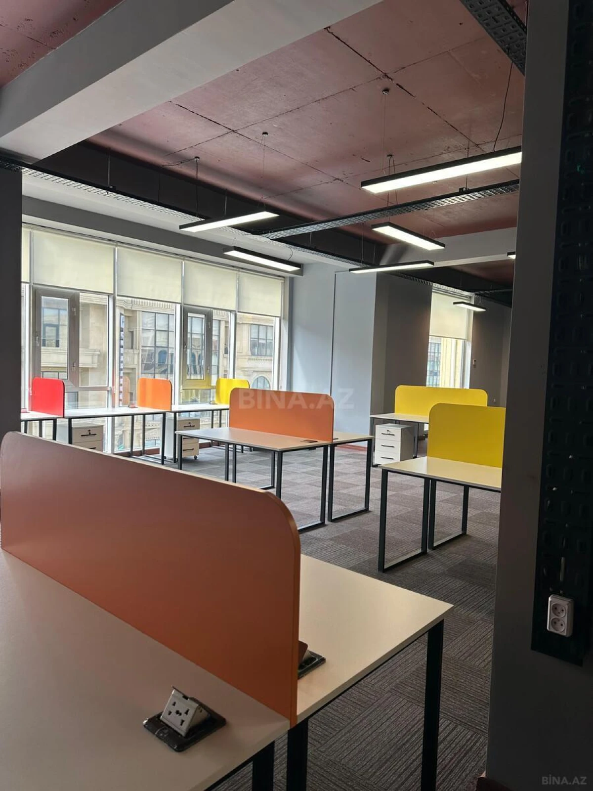 Kirayə verilir 1 otaqlı ofis 55 m²
