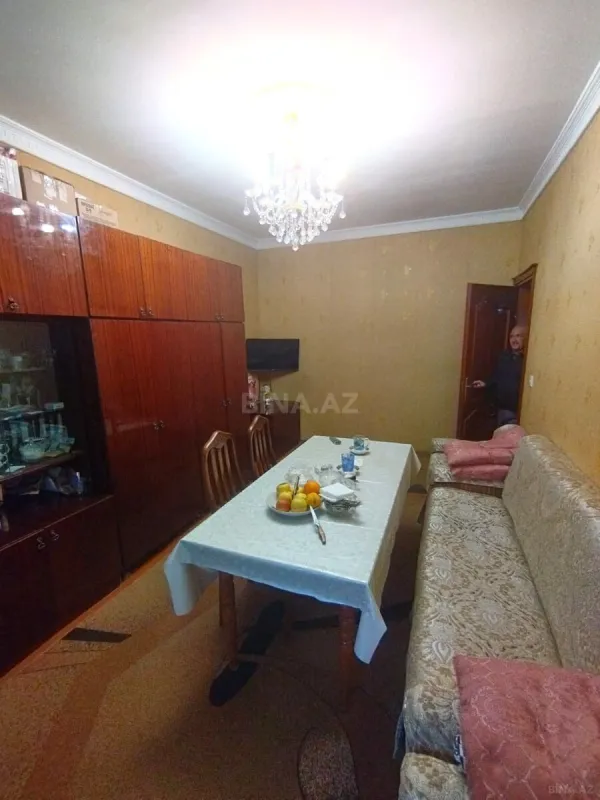 Satılır 4 otaqlı mənzil 120 m²