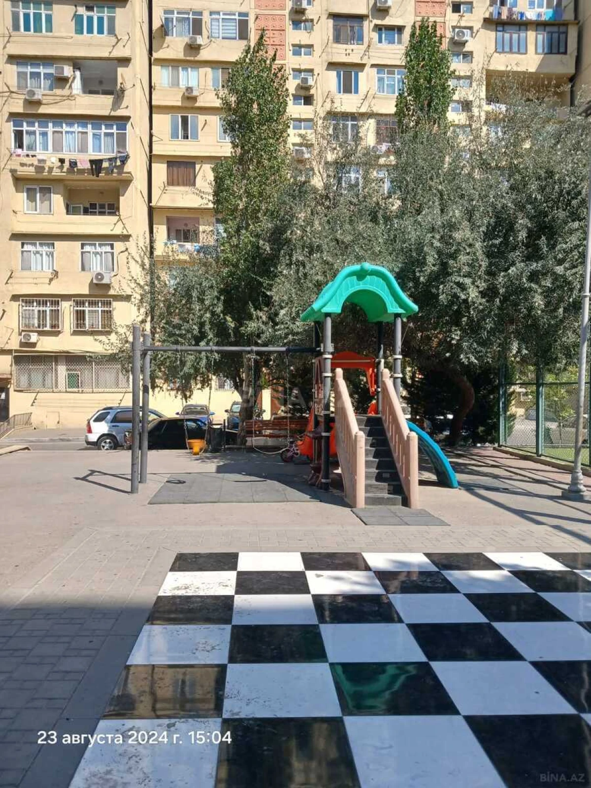 Satılır 4 otaqlı mənzil 120 m²