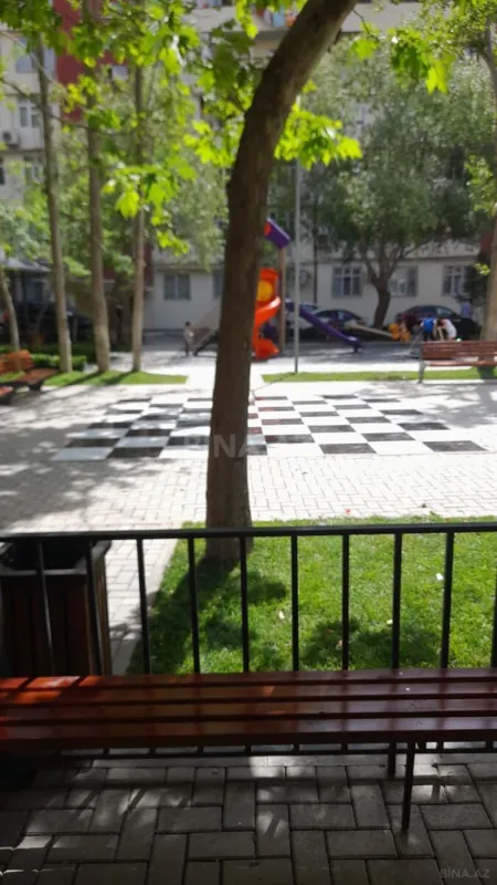 Satılır 4 otaqlı mənzil 120 m²