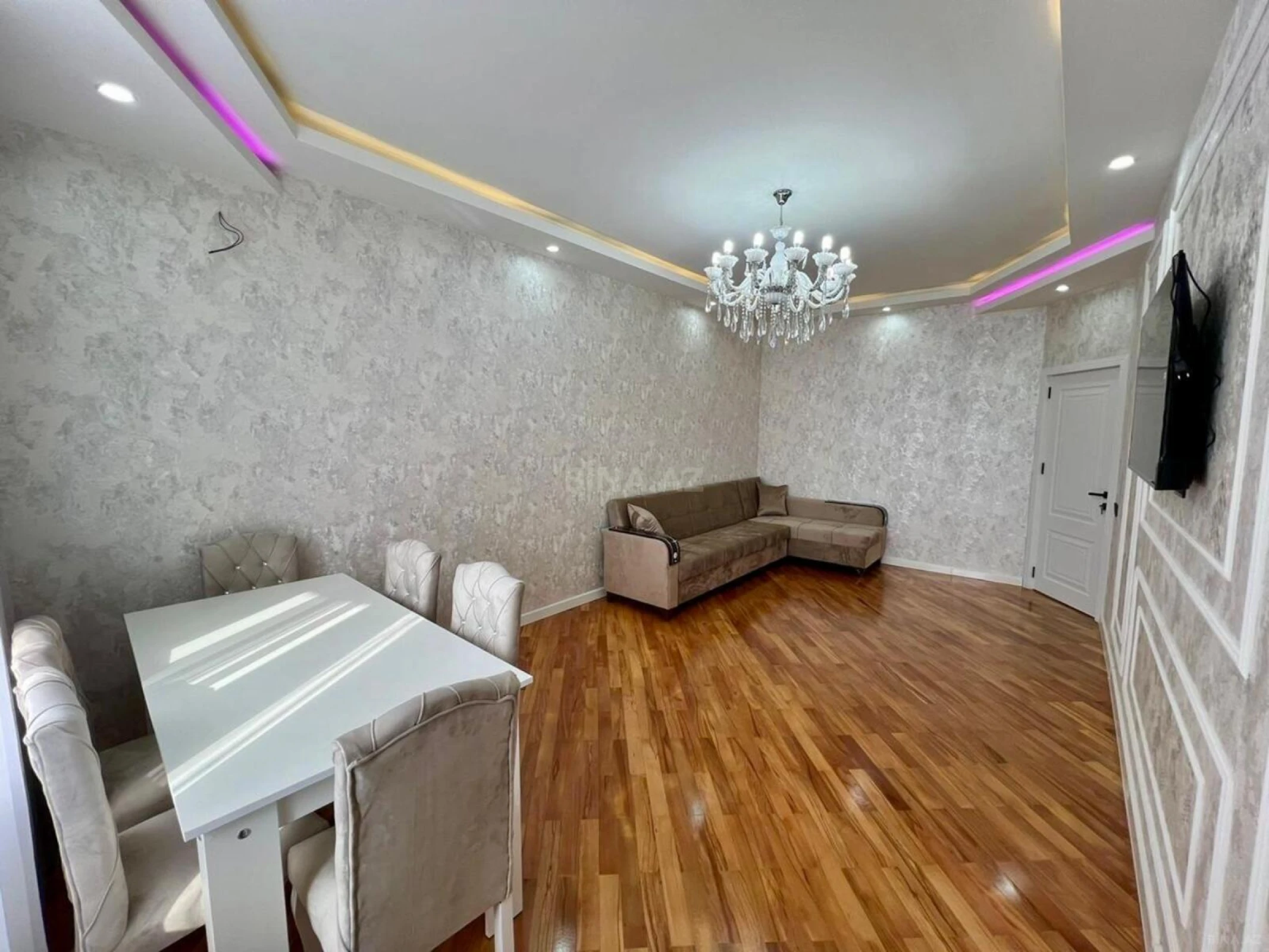 Satılır 2 otaqlı mənzil 61.7 m²