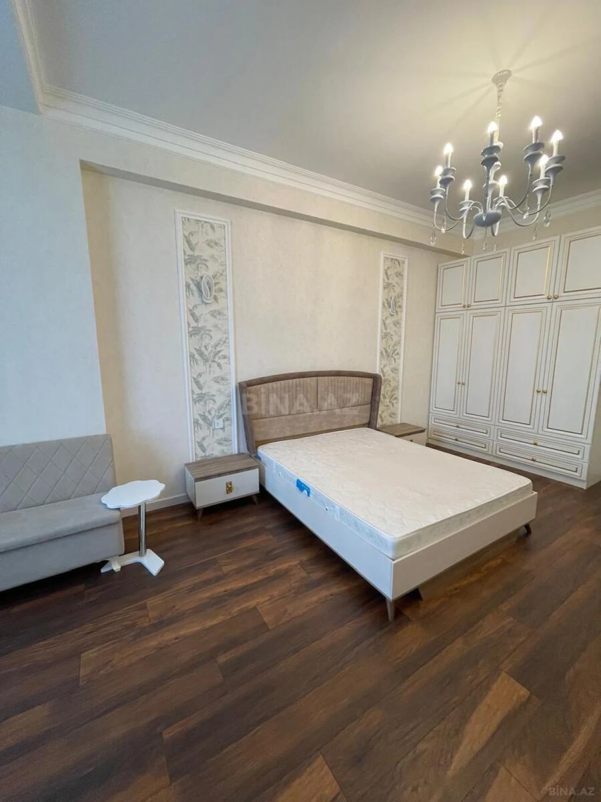 Kirayə verilir 2 otaqlı mənzil 70 m²