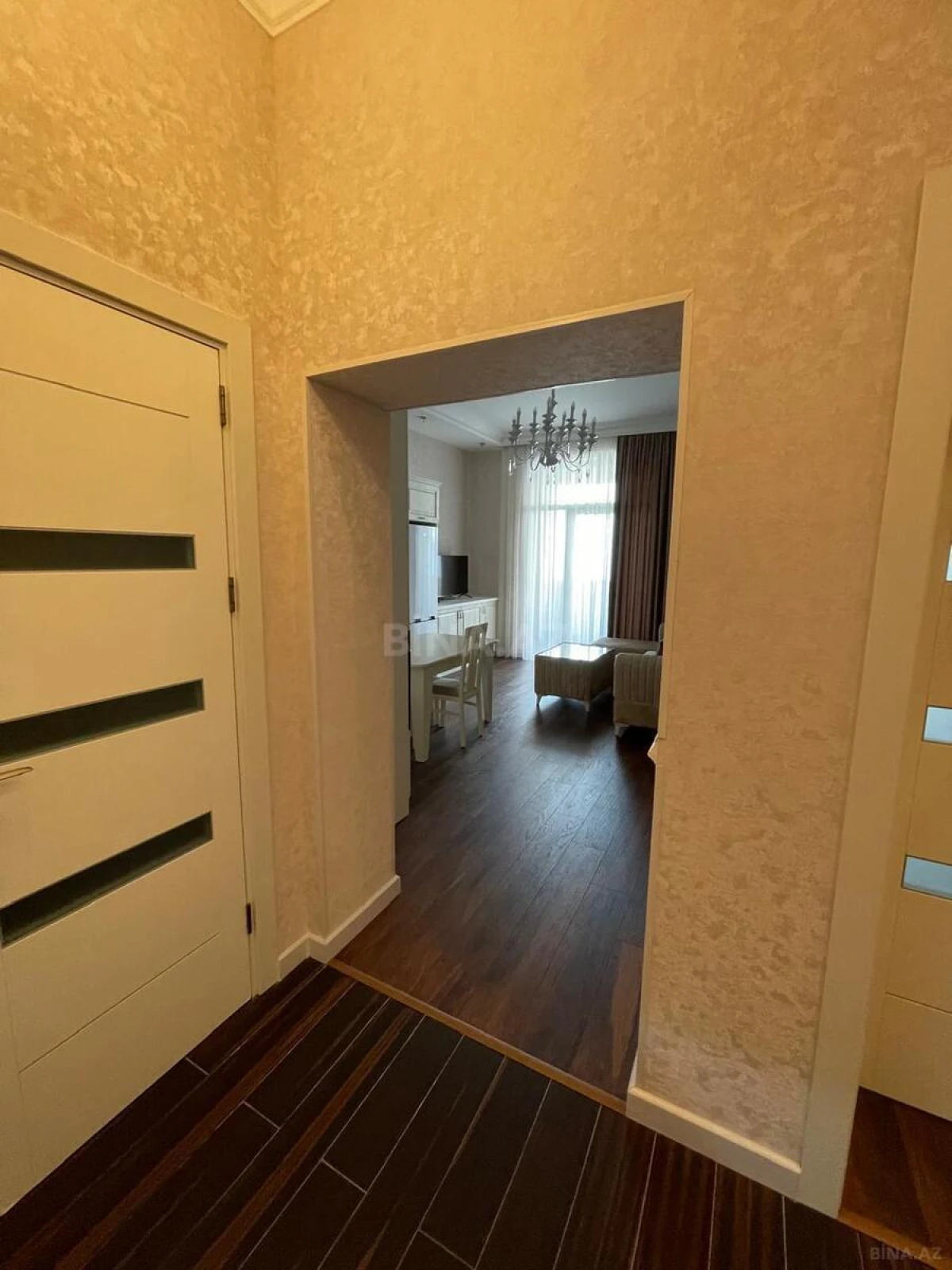 Kirayə verilir 2 otaqlı mənzil 70 m²