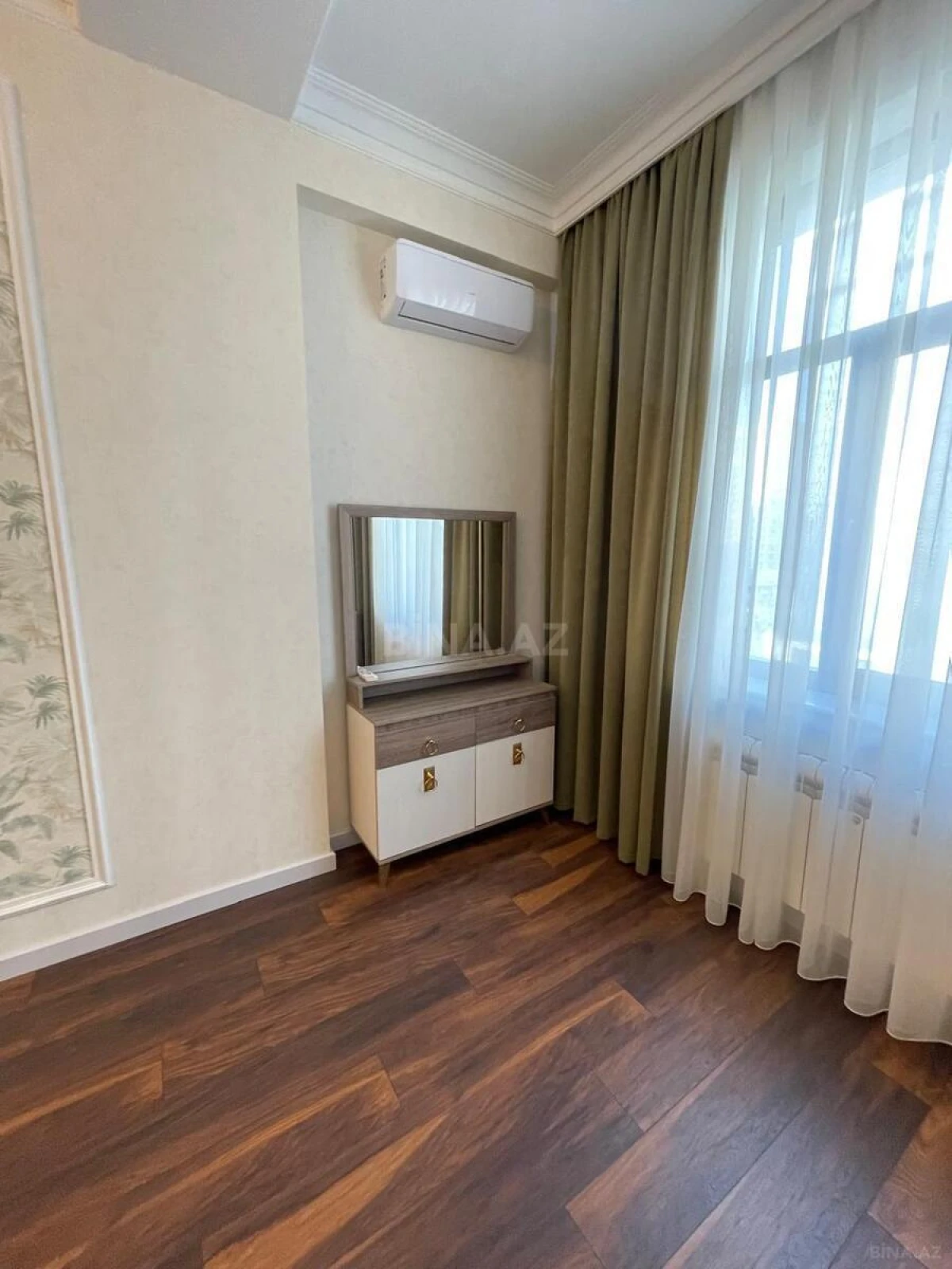 Kirayə verilir 2 otaqlı mənzil 70 m²