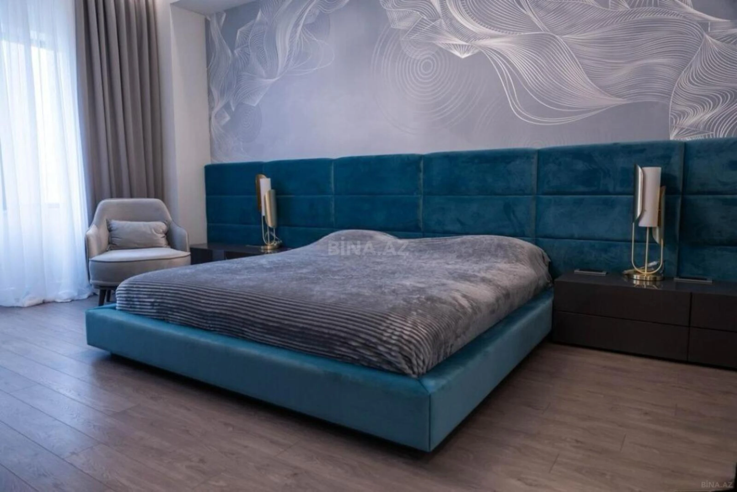 Satılır 5 otaqlı mənzil 213 m²