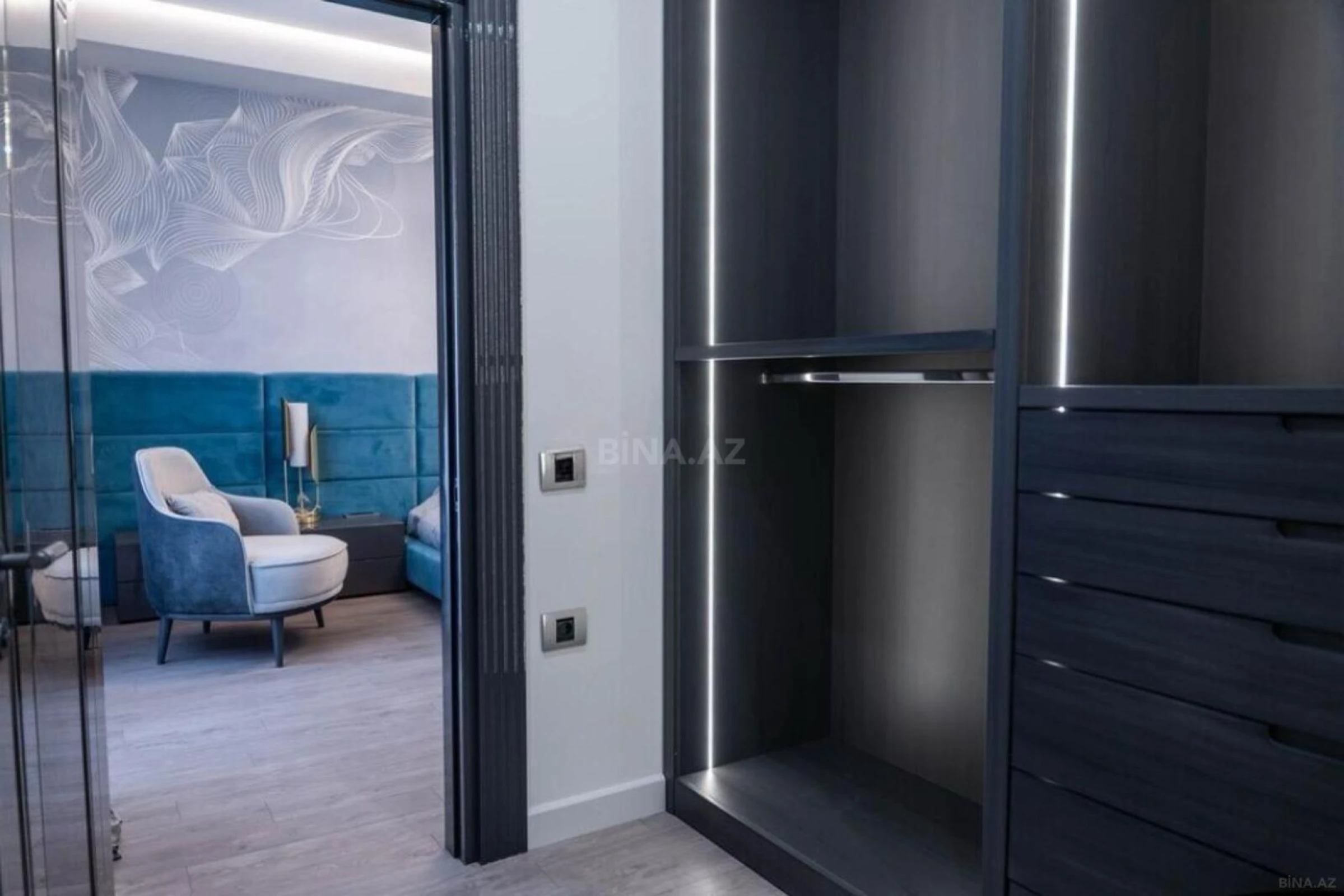 Satılır 5 otaqlı mənzil 213 m²