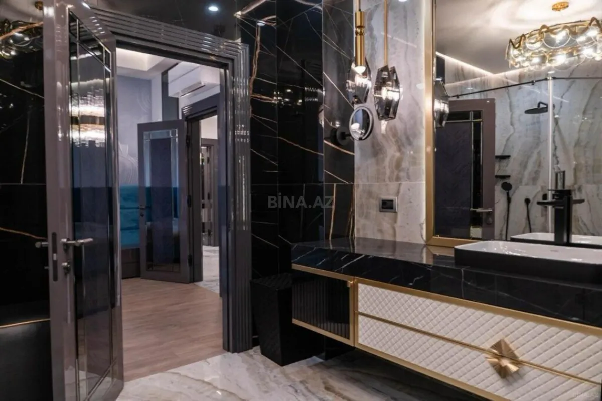 Satılır 5 otaqlı mənzil 213 m²