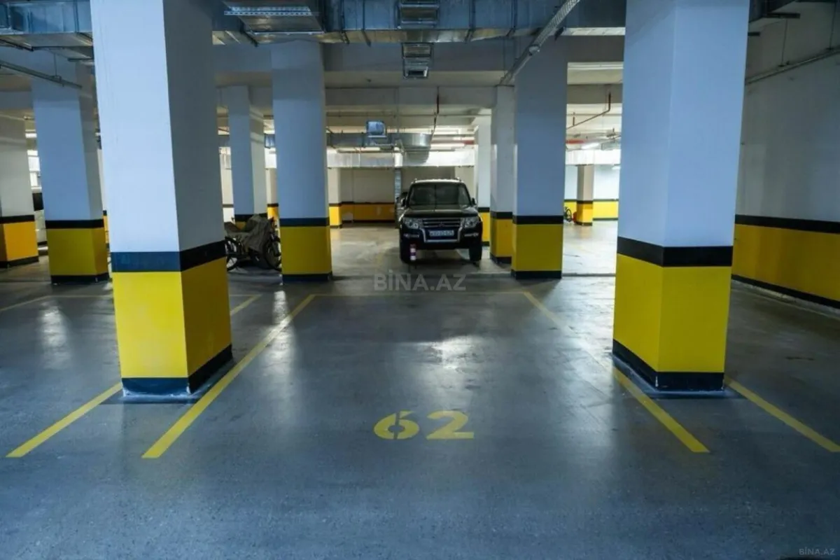 Satılır 5 otaqlı mənzil 213 m²