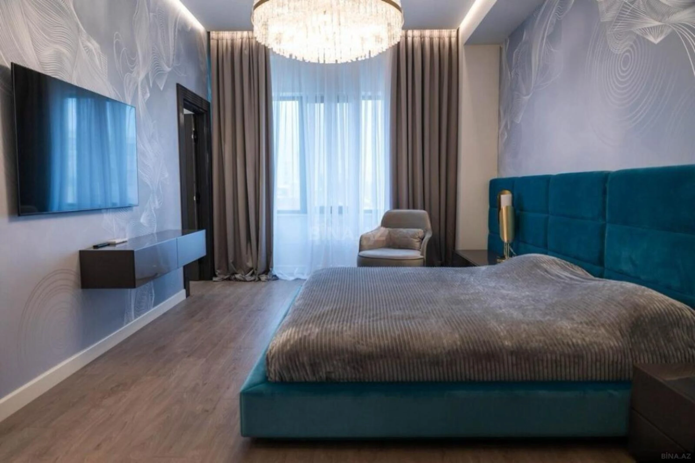Satılır 5 otaqlı mənzil 213 m²